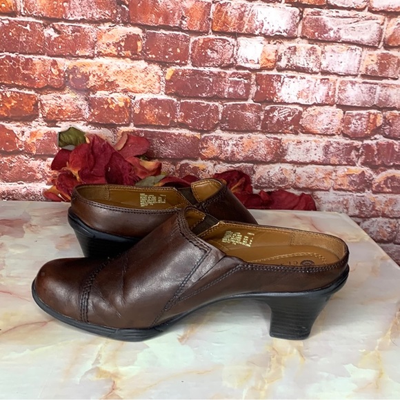 Earth Spirit Classics Emma Brown Leather Slip On Heeled Clogs - Picture 7 of 11